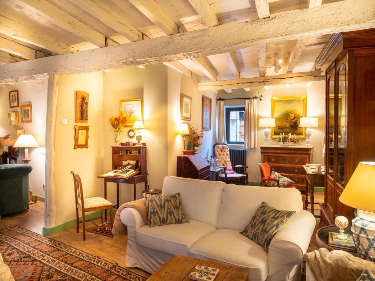 Encantadora Casa De Pueblo Con 5 Hab. En Burgos 산토 도밍고 드 실로스 외부 사진
